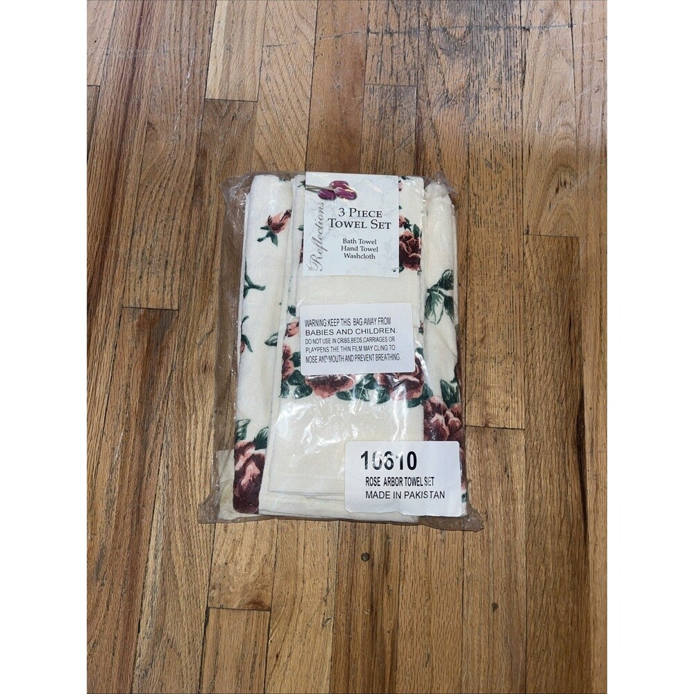 Vintage Reflections 4 Piece Rose Arbor Towel Set